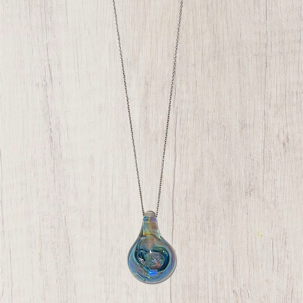 Elegant Blue Glass Teardrop Pendant Necklace